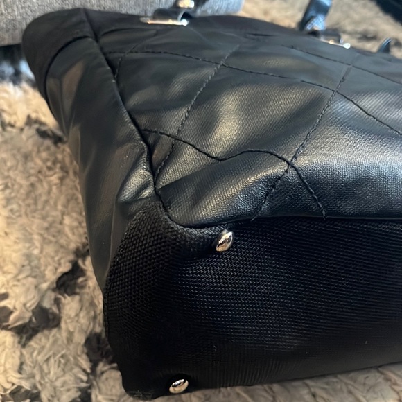 🖤 Chanel Biarritz Quilted Tote Bag - Picture 10 of 16
